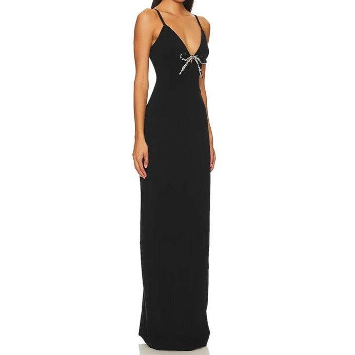 {{ product_title }} – Exklusive Damenmode für besondere Anlässe | HotFashionista.de