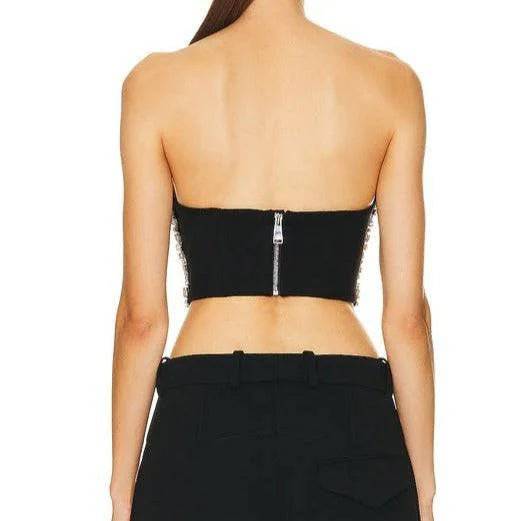 {{ product_title }} – Exklusive Damenmode für besondere Anlässe | HotFashionista.de