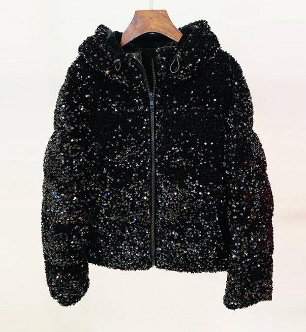 {{ product_title }} – Exklusive Damenmode für besondere Anlässe | HotFashionista.de