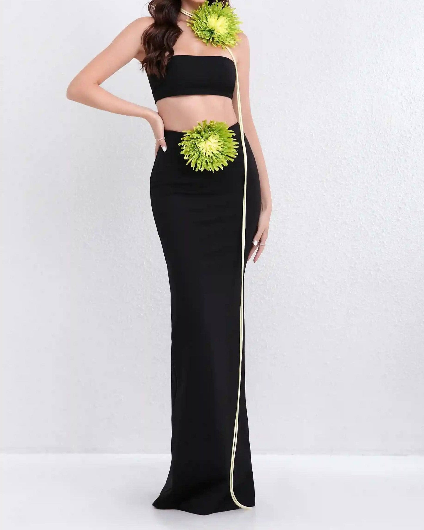 Elegantes Bandage-Maxikleid mit Diamanten – Bodenlang & Quadratkragen