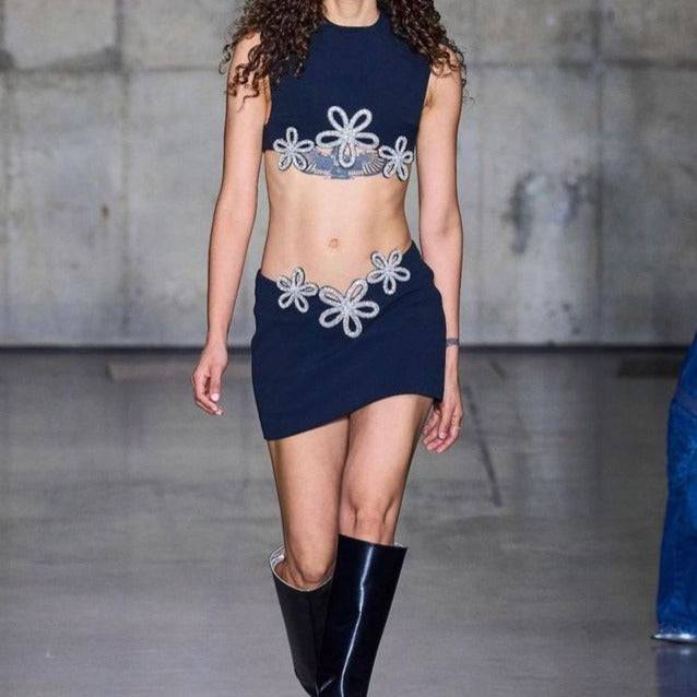 {{ product_title }} – Exklusive Damenmode für besondere Anlässe | HotFashionista.de
