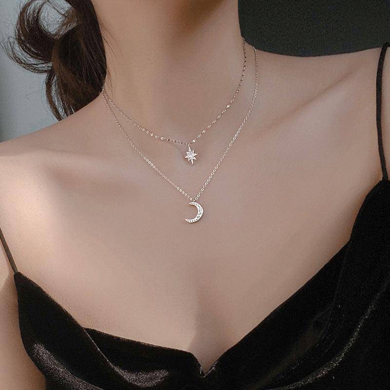 Produktbild von Elegantes Bandage-Maxikleid mit Diamanten – Bodenlang & Quadratkragen in necklace, erhältlich bei Hot Fashionista