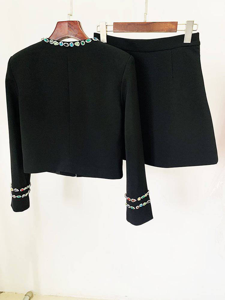 {{ product_title }} – Exklusive Damenmode für besondere Anlässe | HotFashionista.de