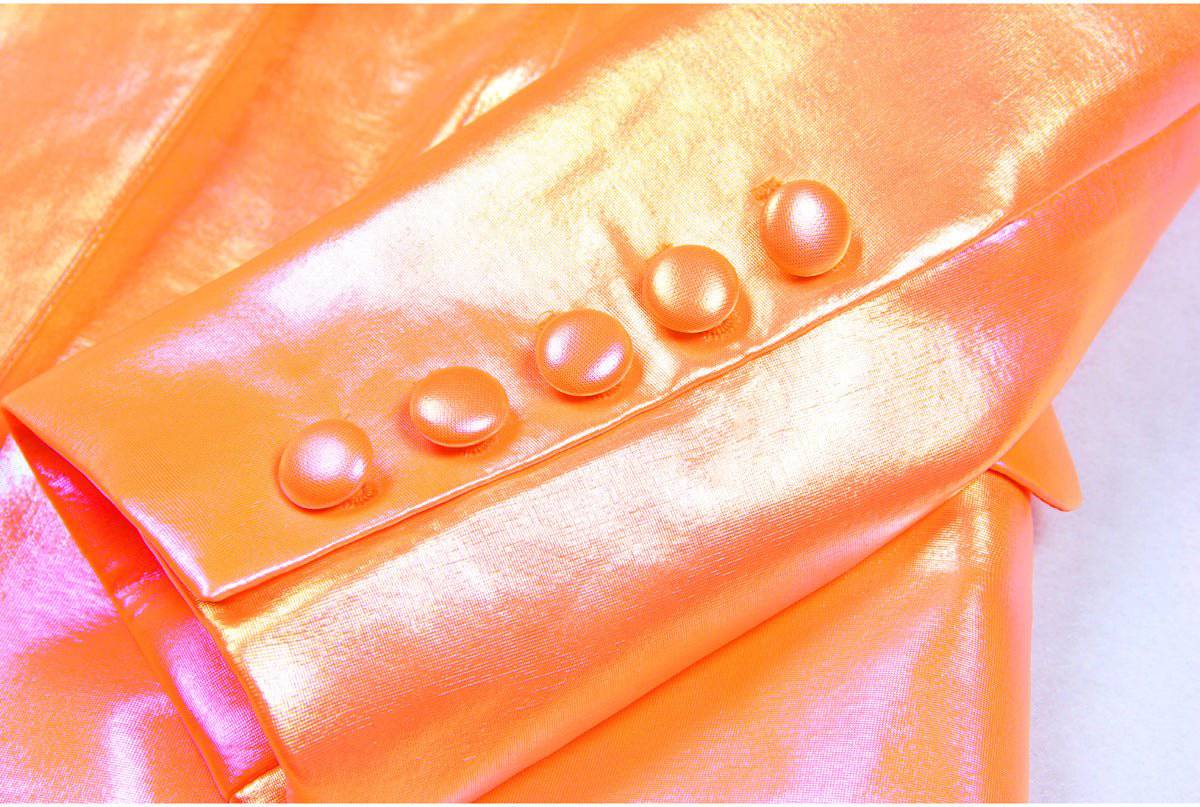 {{ product_title }} – Exklusive Damenmode für besondere Anlässe | HotFashionista.de
