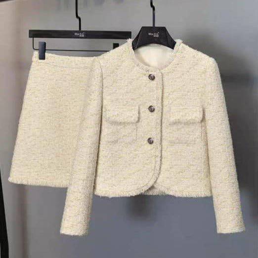 {{ product_title }} – Exklusive Damenmode für besondere Anlässe | HotFashionista.de