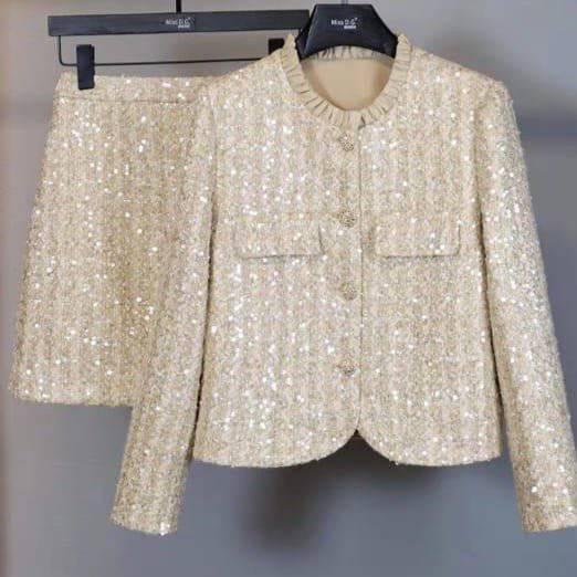 {{ product_title }} – Exklusive Damenmode für besondere Anlässe | HotFashionista.de