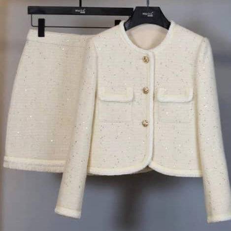 {{ product_title }} – Exklusive Damenmode für besondere Anlässe | HotFashionista.de