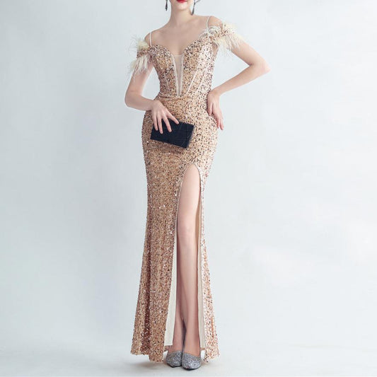 Produktbild von Elegantes Bandage-Maxikleid mit Diamanten – Bodenlang & Quadratkragen in beige, erhältlich bei Hot Fashionista