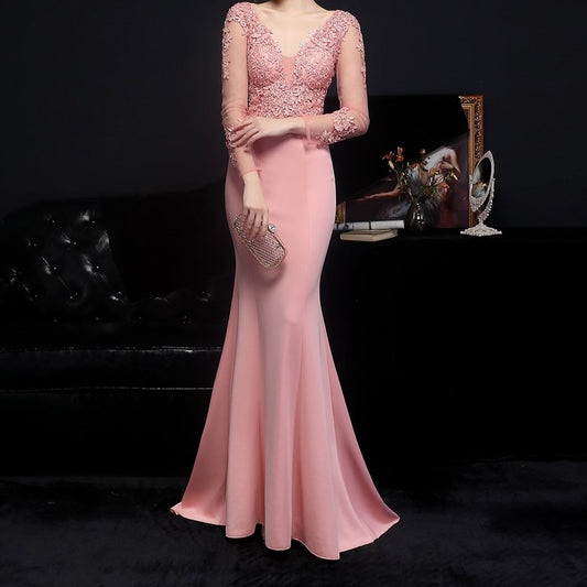 Produktbild von Elegantes Bandage-Maxikleid mit Diamanten – Bodenlang & Quadratkragen in pink, erhältlich bei Hot Fashionista
