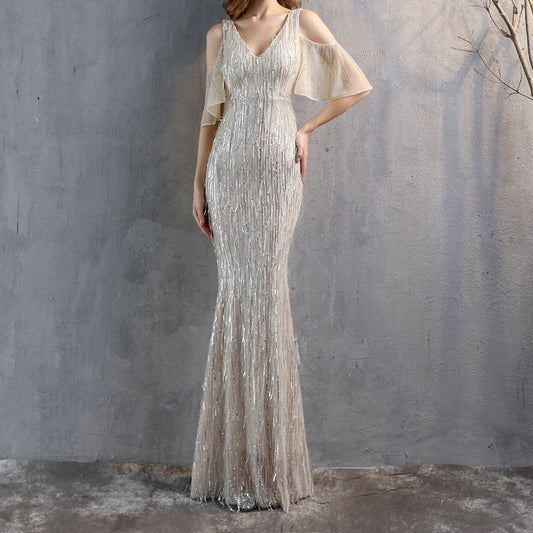 Produktbild von Elegantes Bandage-Maxikleid mit Diamanten – Bodenlang & Quadratkragen in silver, erhältlich bei Hot Fashionista