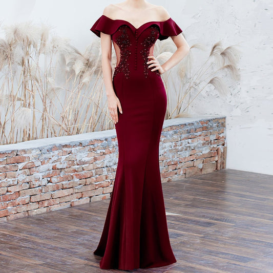 Produktbild von Elegantes Bandage-Maxikleid mit Diamanten – Bodenlang & Quadratkragen in white, erhältlich bei Hot Fashionista