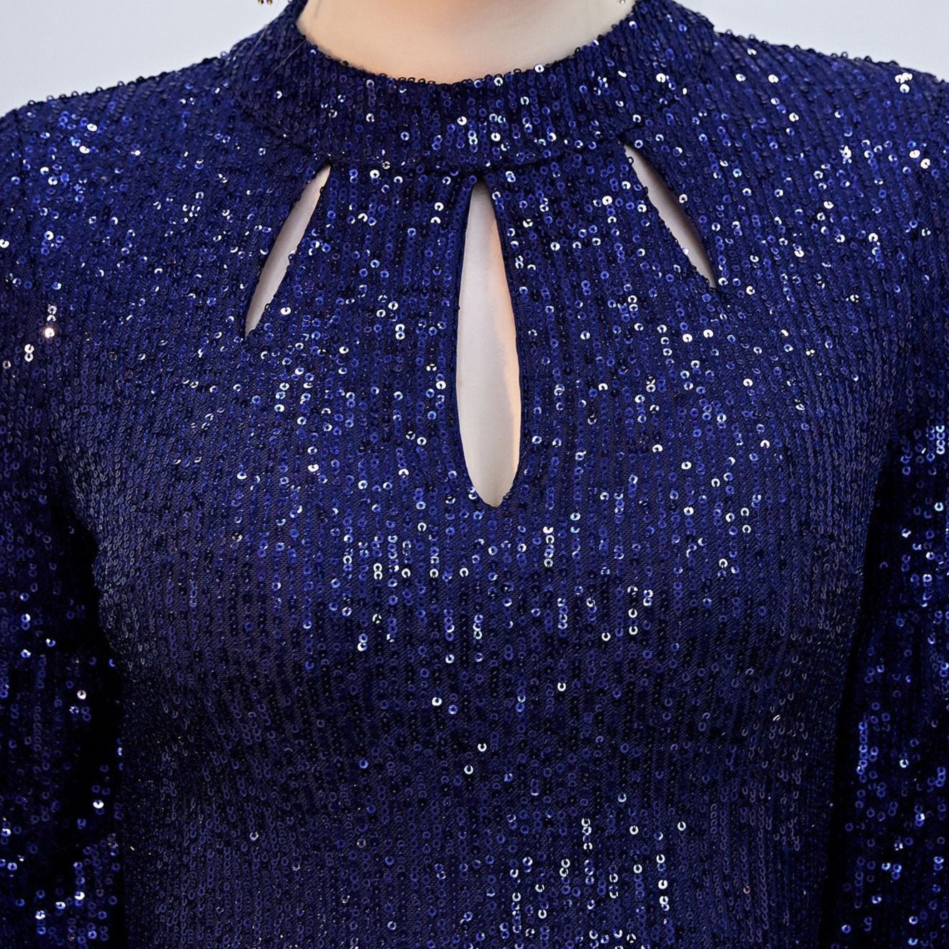 Elegantes Bandage-Maxikleid mit Diamanten – Bodenlang & Quadratkragen