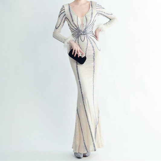 Produktbild von Elegantes Bandage-Maxikleid mit Diamanten – Bodenlang & Quadratkragen in cream, erhältlich bei Hot Fashionista