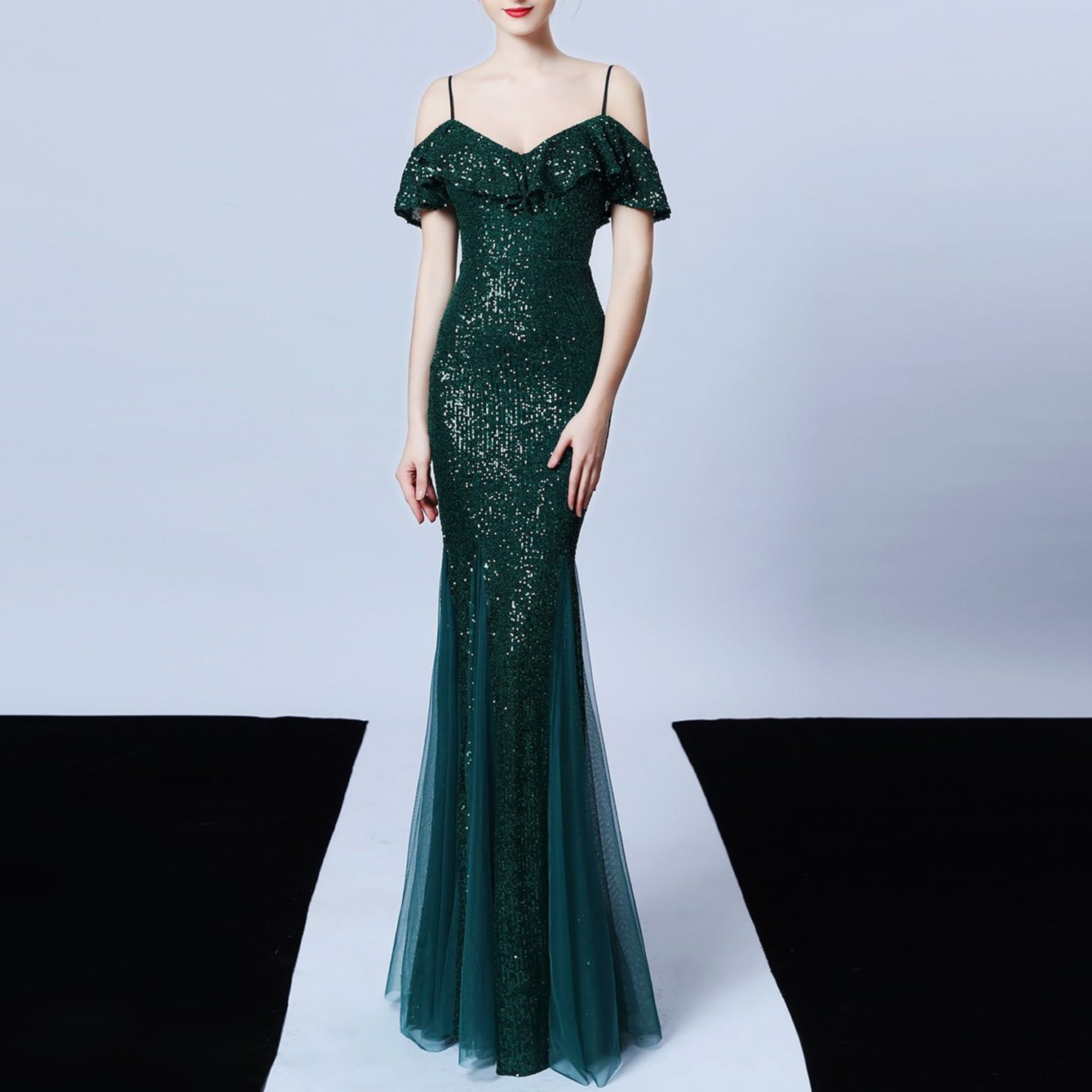 Elegantes Bandage-Maxikleid mit Diamanten – Bodenlang & Quadratkragen