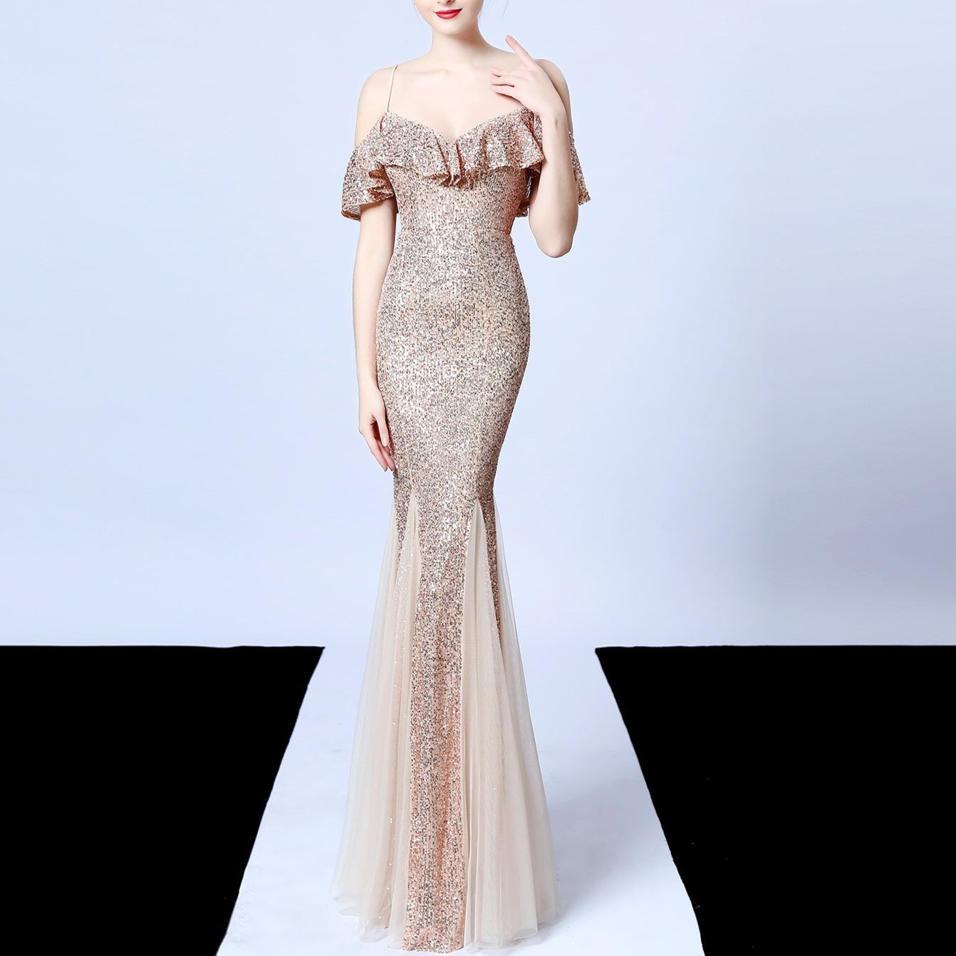 Elegantes Bandage-Maxikleid mit Diamanten – Bodenlang & Quadratkragen