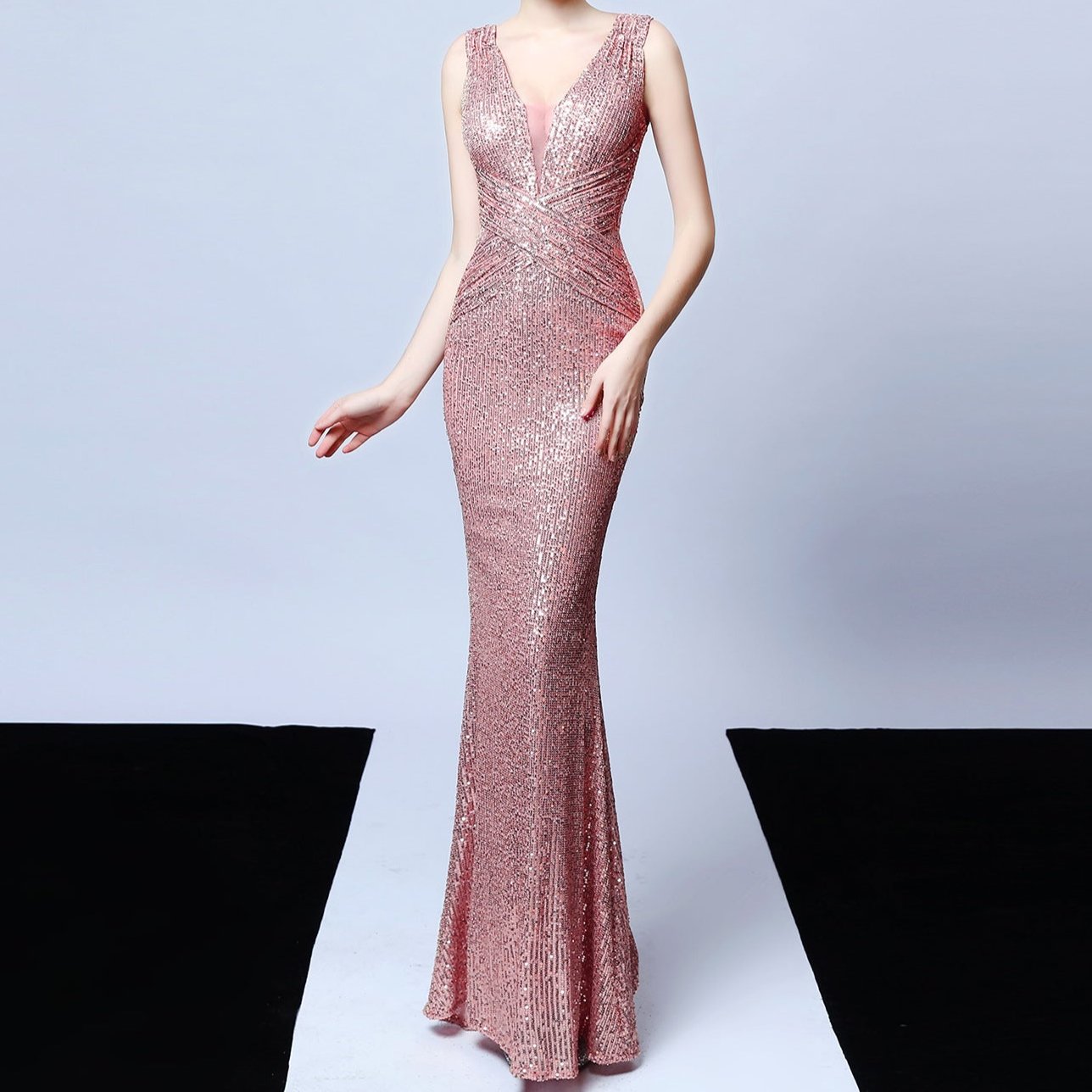 Elegantes Bandage-Maxikleid mit Diamanten – Bodenlang & Quadratkragen