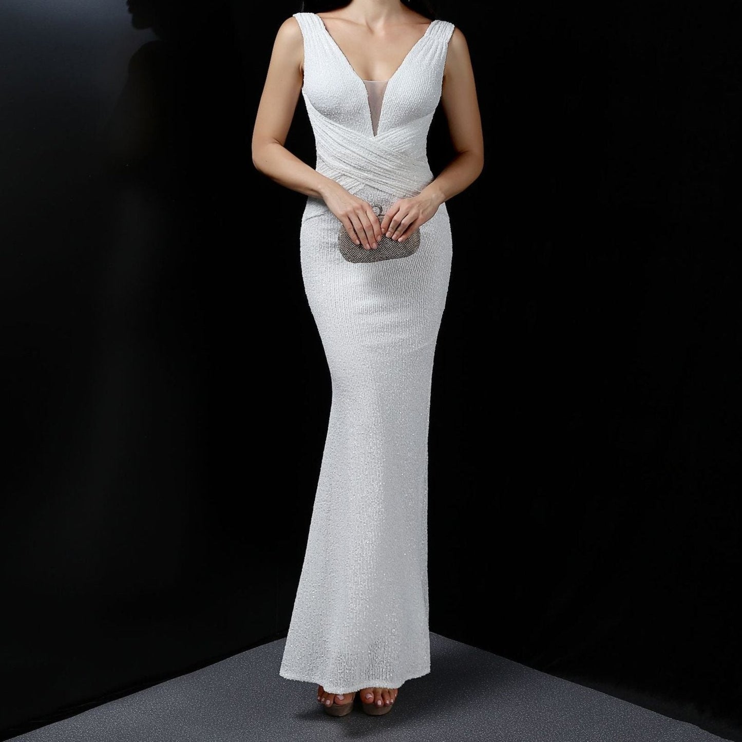 Elegantes Bandage-Maxikleid mit Diamanten – Bodenlang & Quadratkragen