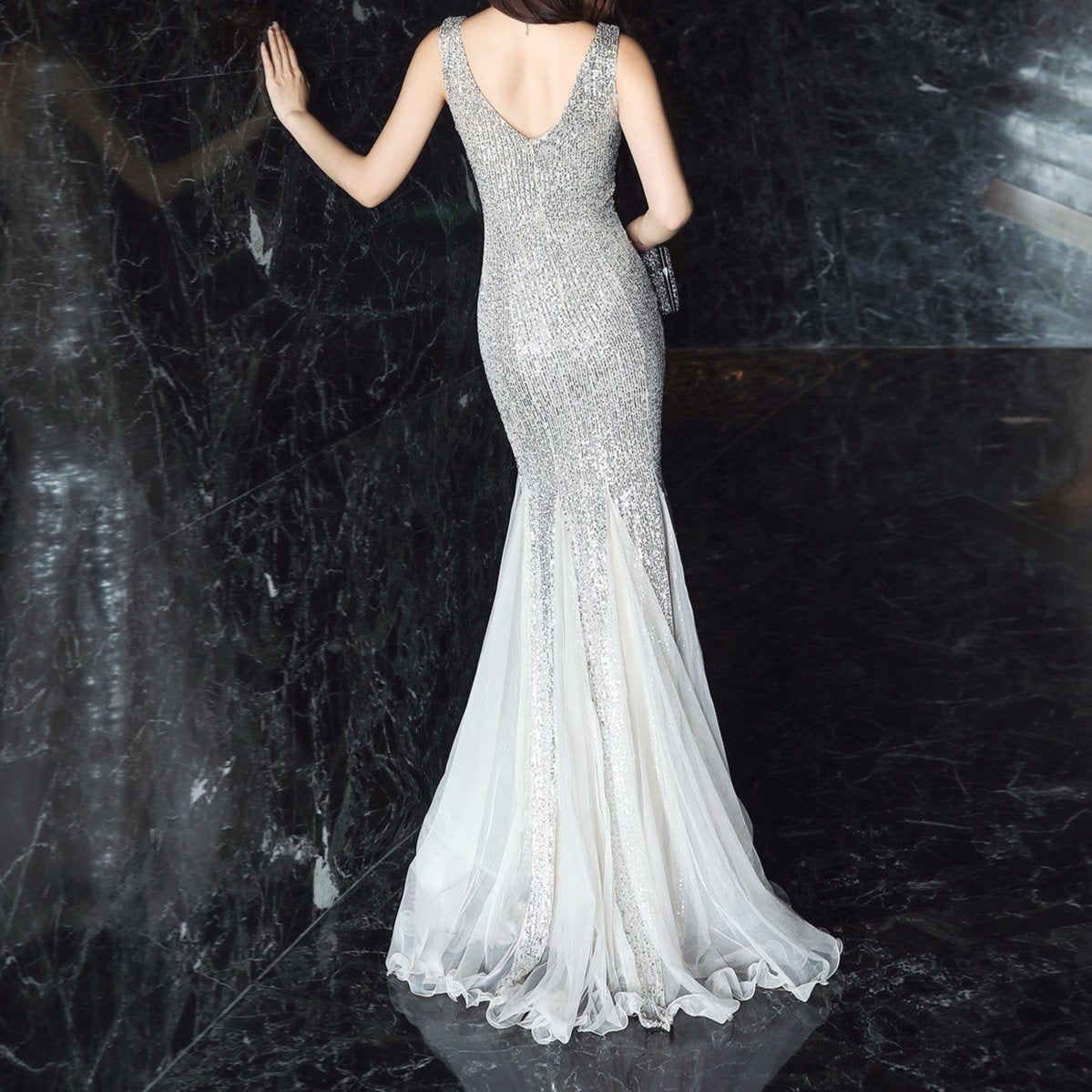 Elegantes Bandage-Maxikleid mit Diamanten – Bodenlang & Quadratkragen