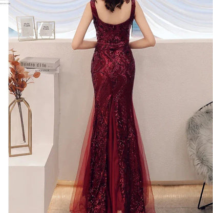 Elegantes Bandage-Maxikleid mit Diamanten – Bodenlang & Quadratkragen