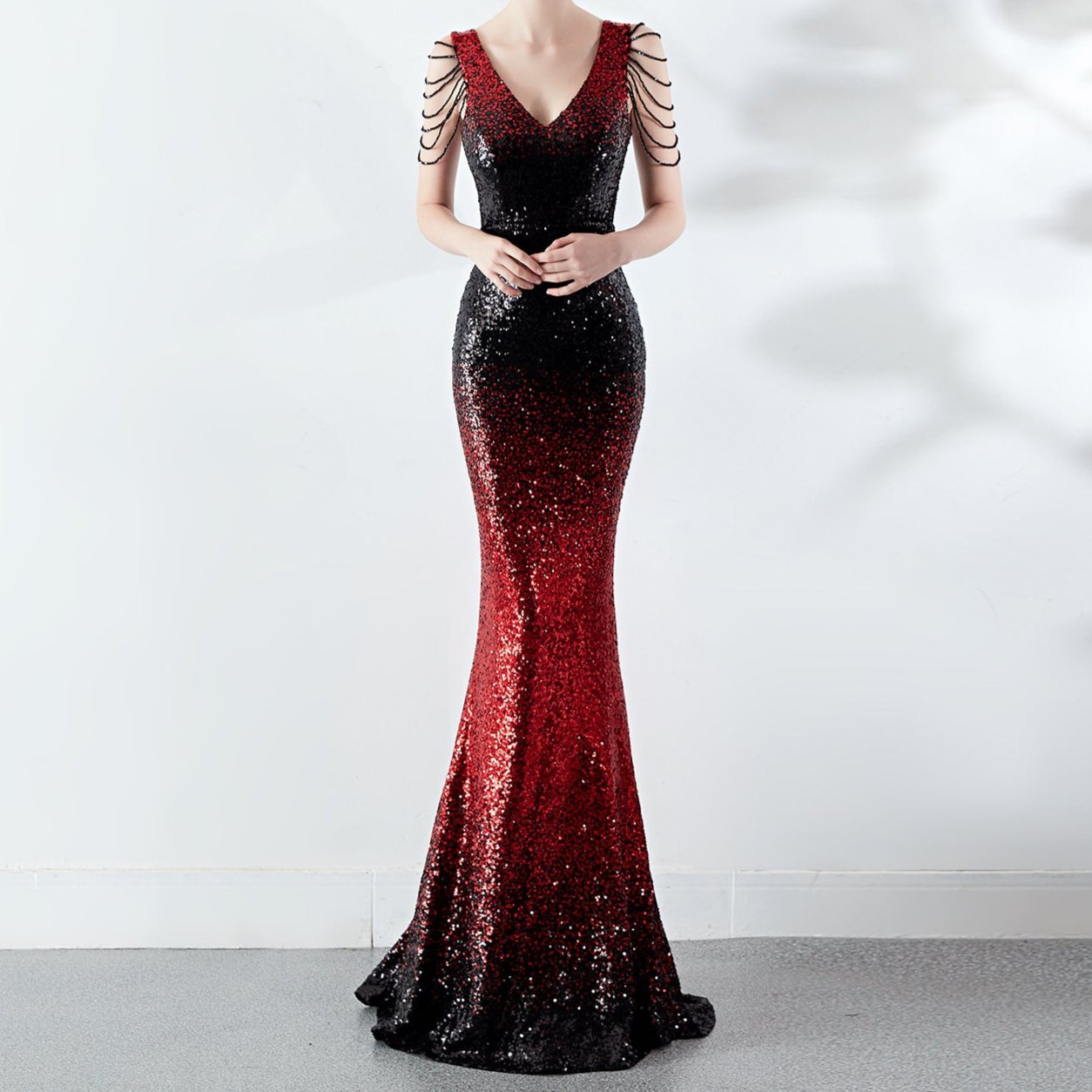 Elegantes Bandage-Maxikleid mit Diamanten – Bodenlang & Quadratkragen
