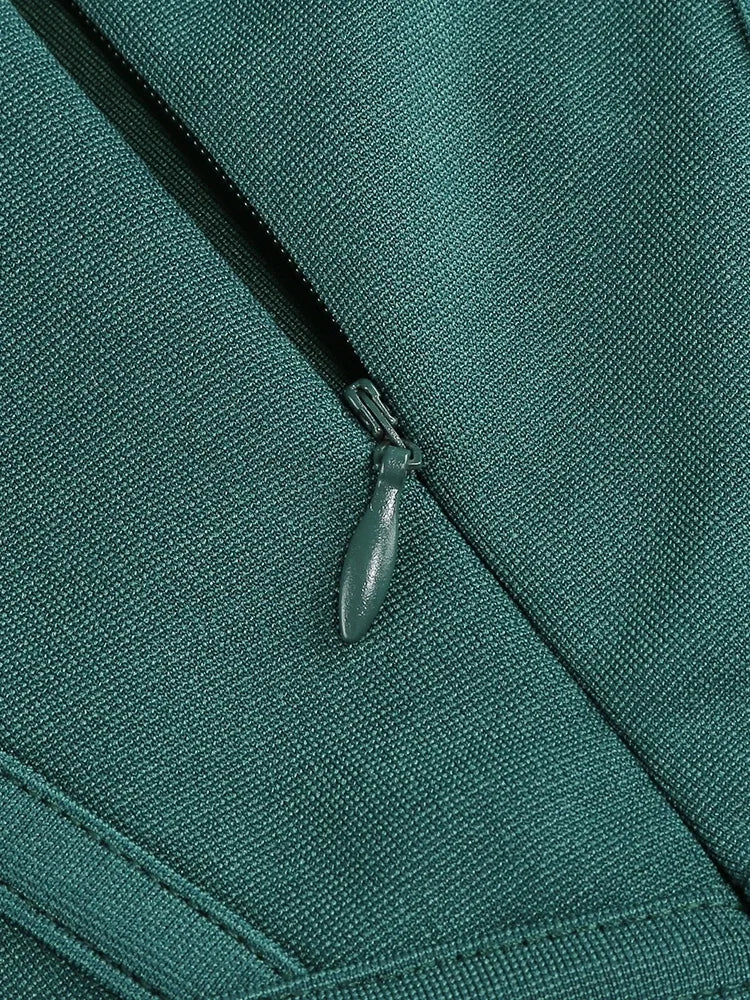 Elegantes Bandage-Maxikleid mit Diamanten – Bodenlang & Quadratkragen