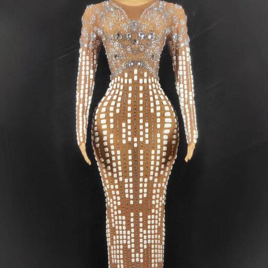 {{ product_title }} – Exklusive Damenmode für besondere Anlässe | HotFashionista.de