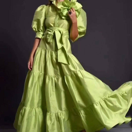 Produktbild von Elegantes Bandage-Maxikleid mit Diamanten – Bodenlang & Quadratkragen in Green, erhältlich bei Hot Fashionista