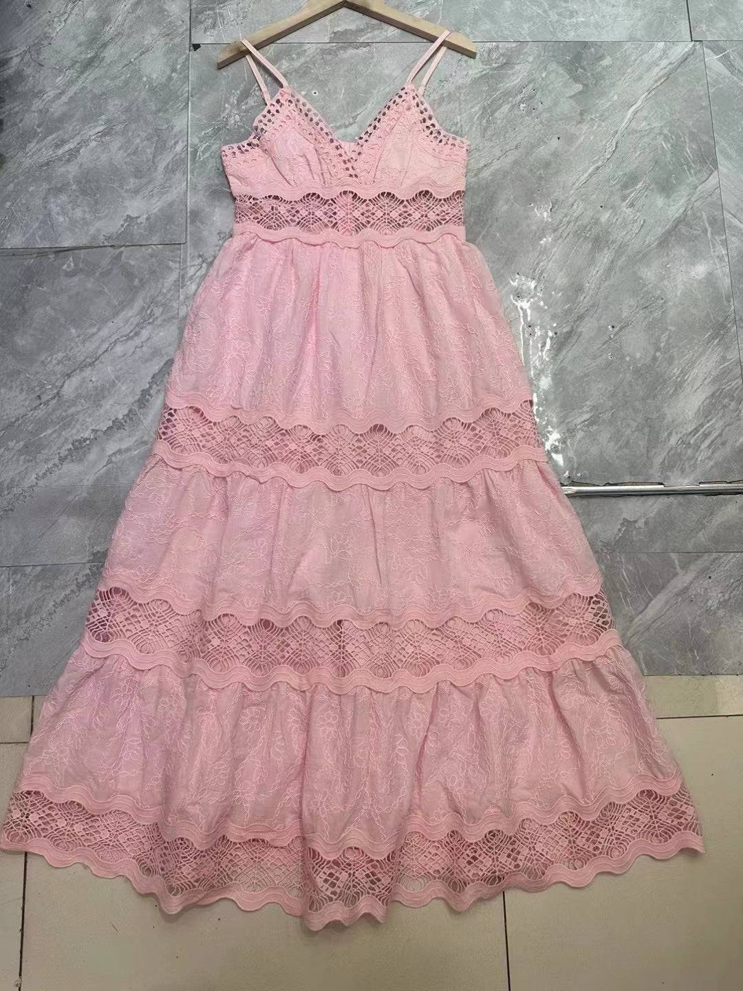 Elegantes Bandage-Maxikleid mit Diamanten – Bodenlang & Quadratkragen