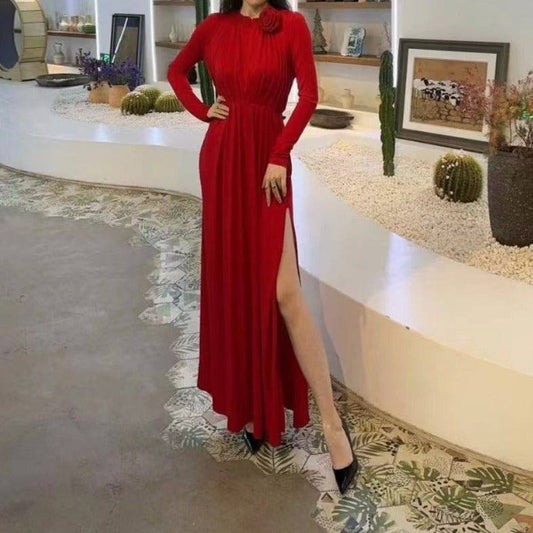 Produktbild von Elegantes Bandage-Maxikleid mit Diamanten – Bodenlang & Quadratkragen in Red, erhältlich bei Hot Fashionista