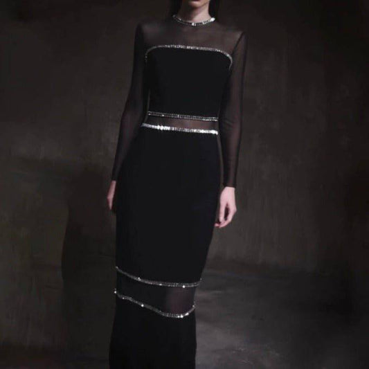 Produktbild von Elegantes Bandage-Maxikleid mit Diamanten – Bodenlang & Quadratkragen in S, erhältlich bei Hot Fashionista