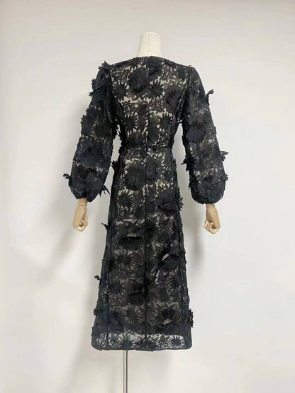 {{ product_title }} – Exklusive Damenmode für besondere Anlässe | HotFashionista.de