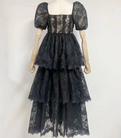 {{ product_title }} – Exklusive Damenmode für besondere Anlässe | HotFashionista.de