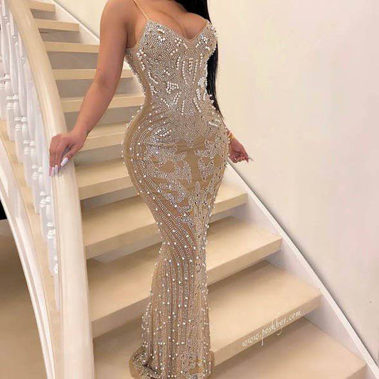 {{ product_title }} – Exklusive Damenmode für besondere Anlässe | HotFashionista.de