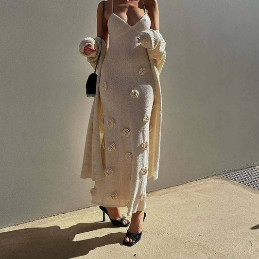 Produktbild von Elegantes Bandage-Maxikleid mit Diamanten – Bodenlang & Quadratkragen in S, erhältlich bei Hot Fashionista