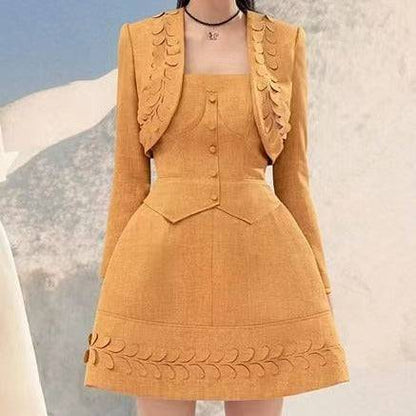 Elegantes Bandage-Maxikleid mit Diamanten – Bodenlang & Quadratkragen