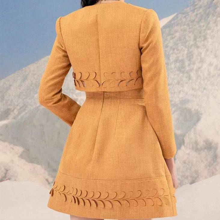 Elegantes Bandage-Maxikleid mit Diamanten – Bodenlang & Quadratkragen