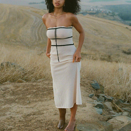 Produktbild von Elegantes Bandage-Maxikleid mit Diamanten – Bodenlang & Quadratkragen in S, erhältlich bei Hot Fashionista