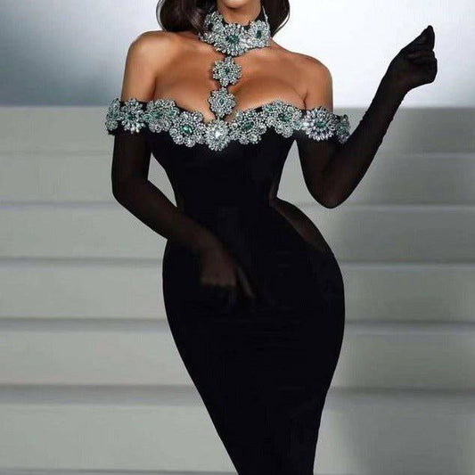 Produktbild von Elegantes Bandage-Maxikleid mit Diamanten – Bodenlang & Quadratkragen in s, erhältlich bei Hot Fashionista