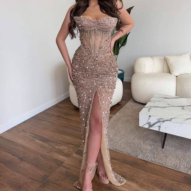 {{ product_title }} – Exklusive Damenmode für besondere Anlässe | HotFashionista.de