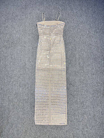 {{ product_title }} – Exklusive Damenmode für besondere Anlässe | HotFashionista.de