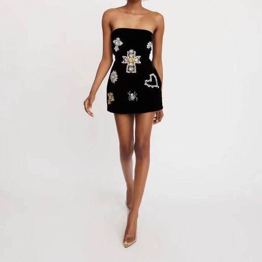{{ product_title }} – Exklusive Damenmode für besondere Anlässe | HotFashionista.de