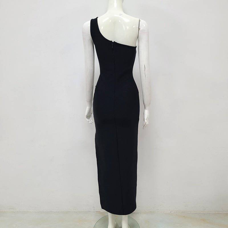 {{ product_title }} – Exklusive Damenmode für besondere Anlässe | HotFashionista.de