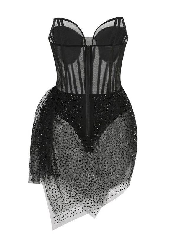 {{ product_title }} – Exklusive Damenmode für besondere Anlässe | HotFashionista.de
