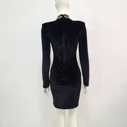 {{ product_title }} – Exklusive Damenmode für besondere Anlässe | HotFashionista.de