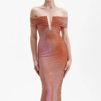 {{ product_title }} – Exklusive Damenmode für besondere Anlässe | HotFashionista.de