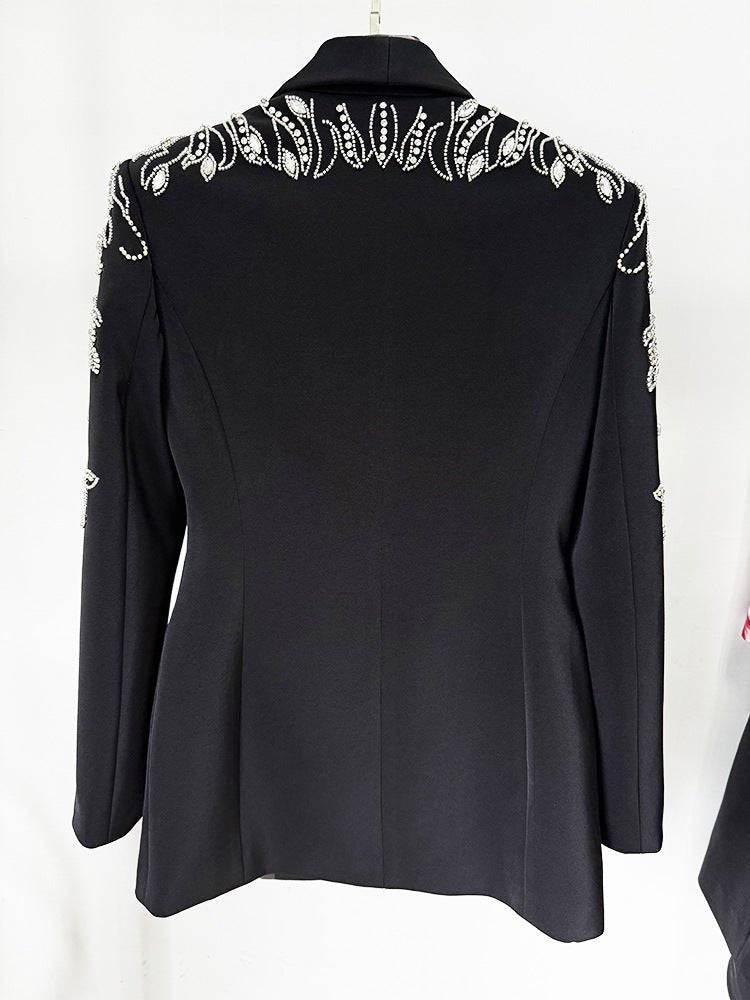{{ product_title }} – Exklusive Damenmode für besondere Anlässe | HotFashionista.de