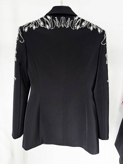 {{ product_title }} – Exklusive Damenmode für besondere Anlässe | HotFashionista.de