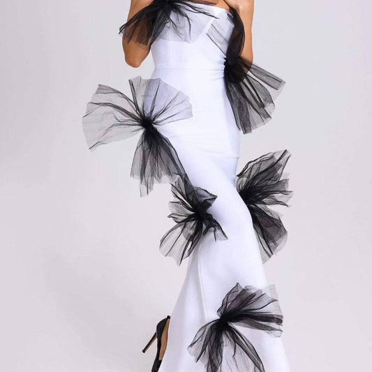 Produktbild von Elegantes Bandage-Maxikleid mit Diamanten – Bodenlang & Quadratkragen in S, erhältlich bei Hot Fashionista