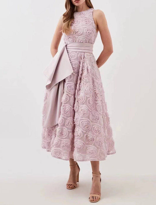 Produktbild von Elegantes Bandage-Maxikleid mit Diamanten – Bodenlang & Quadratkragen in s, erhältlich bei Hot Fashionista