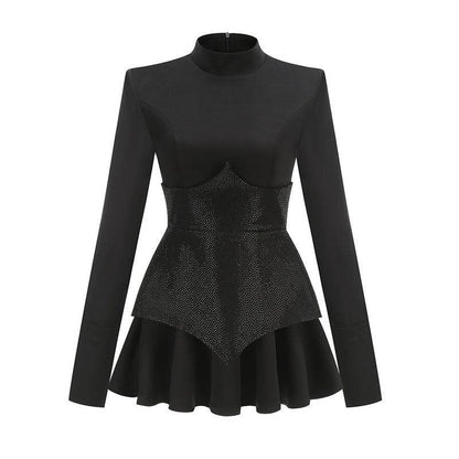 Elegantes Bandage-Maxikleid mit Diamanten – Bodenlang & Quadratkragen
